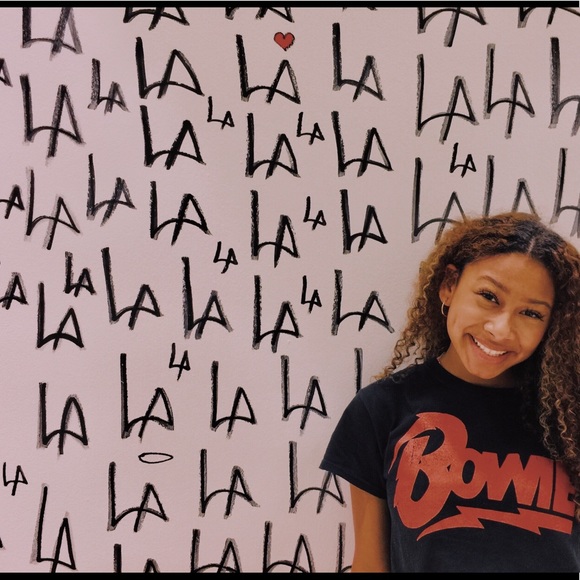 Meet your Posher, Sofia - Picture 2 of 3